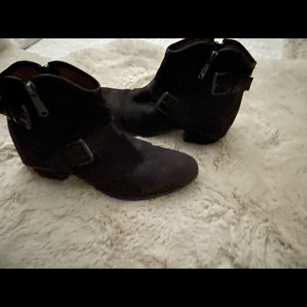 Donald pliner suade booties